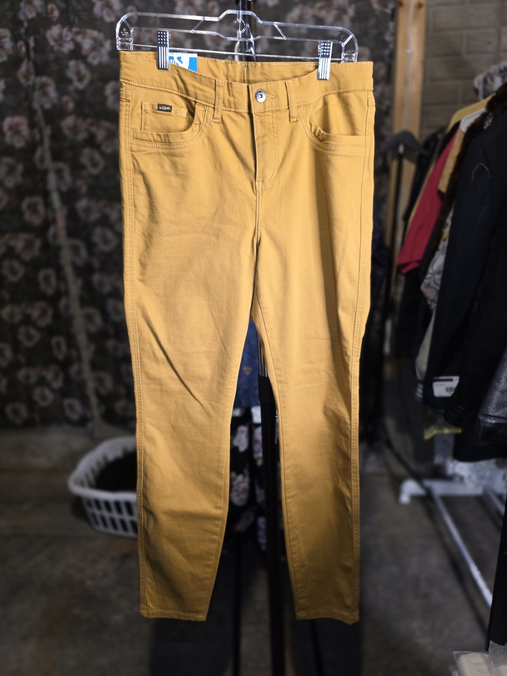 KUHL Womans NWT Kontour Skinny Leg Pant in Honey - Size 10